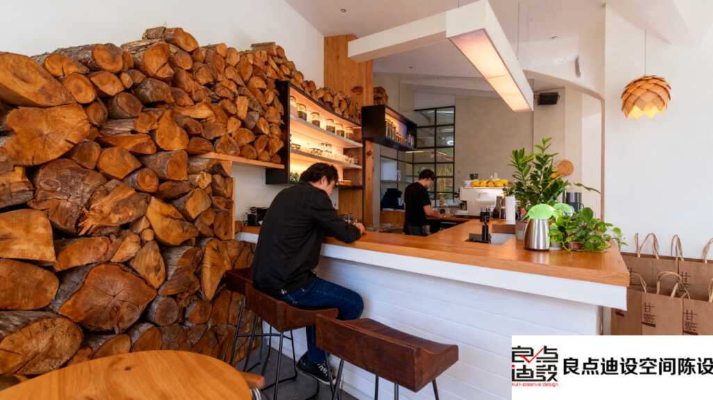 自然感拉满!这家咖啡店的软装设计，简直是美学天花板!